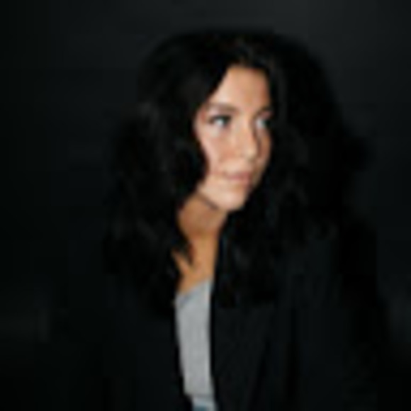 Meet your Posher, Courtney - Picture 1 of 1